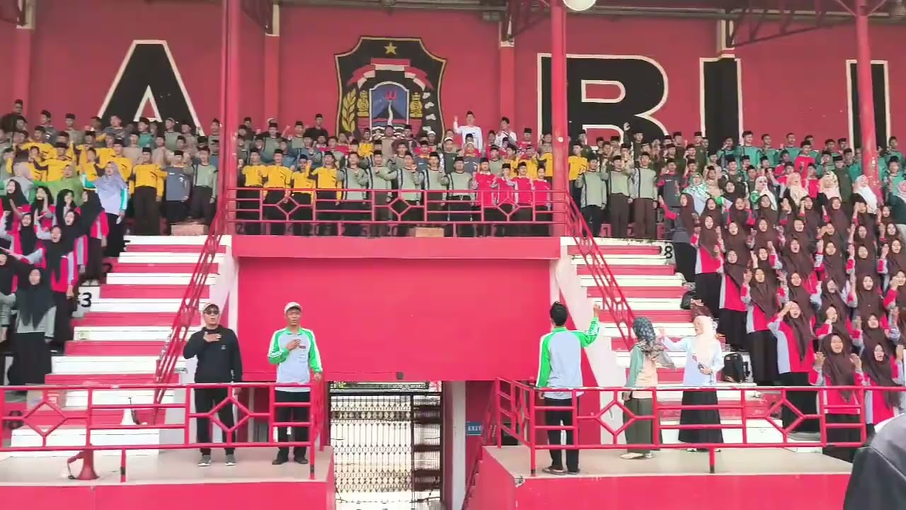 paduan suara santri PP Nurul Ulum menyambut 1 abad NU 