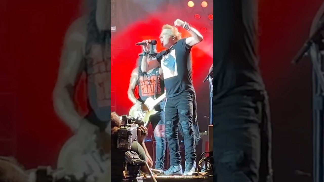 You Can Tell Axl Loves Welcome to the Jungle 😍