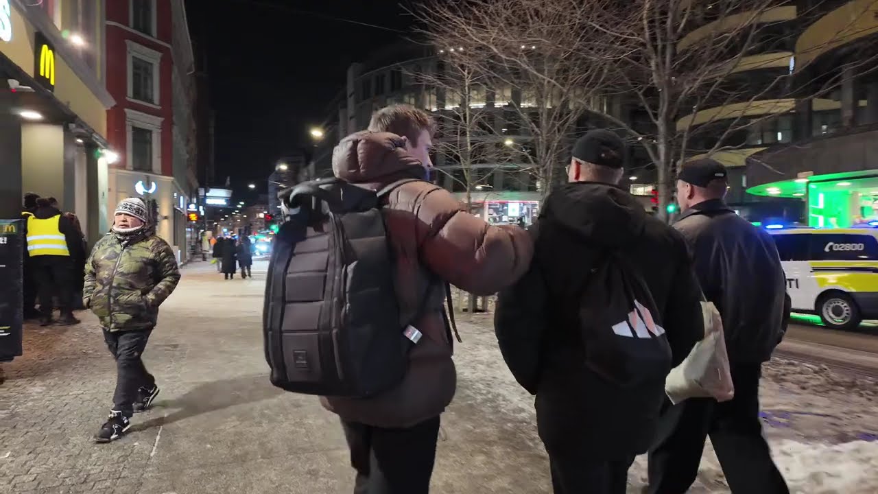 Oslo City Centre at Night 🇳🇴 Drunk Nights, Neon Lights & SNOW | 4K Tour