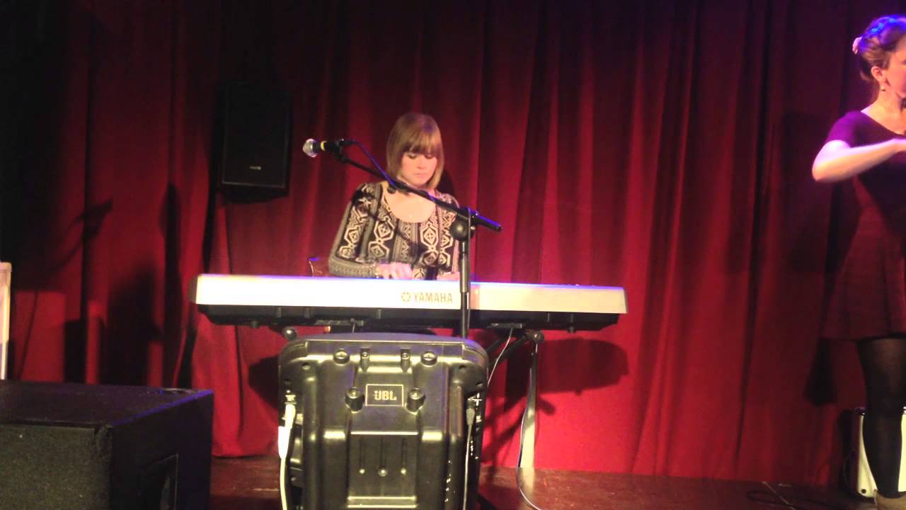 Gr&aacute;inne Brady & Tina Jordan Rees - Highland Coos / Henry's / The Drive to Dublin