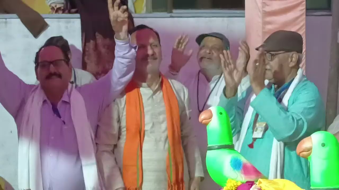 द्वारिका पुरी गुजरात में कथा के पांचवें दिन भजन से संगत को मंत्रमुग्ध करते जम्मू के संतसुभाषशास्त्री