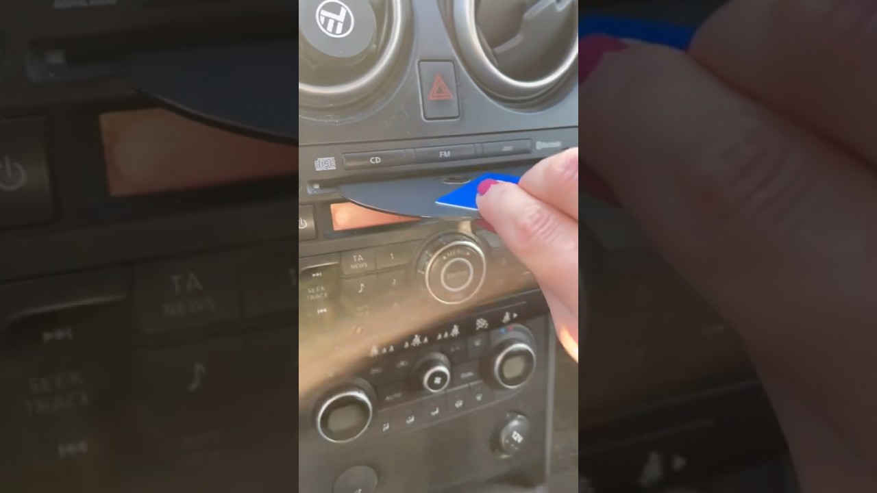 How to eject a stuck CD on a Nissan Qashqai CD player! #nissan #cdplayer #broken #stuck #howto #help