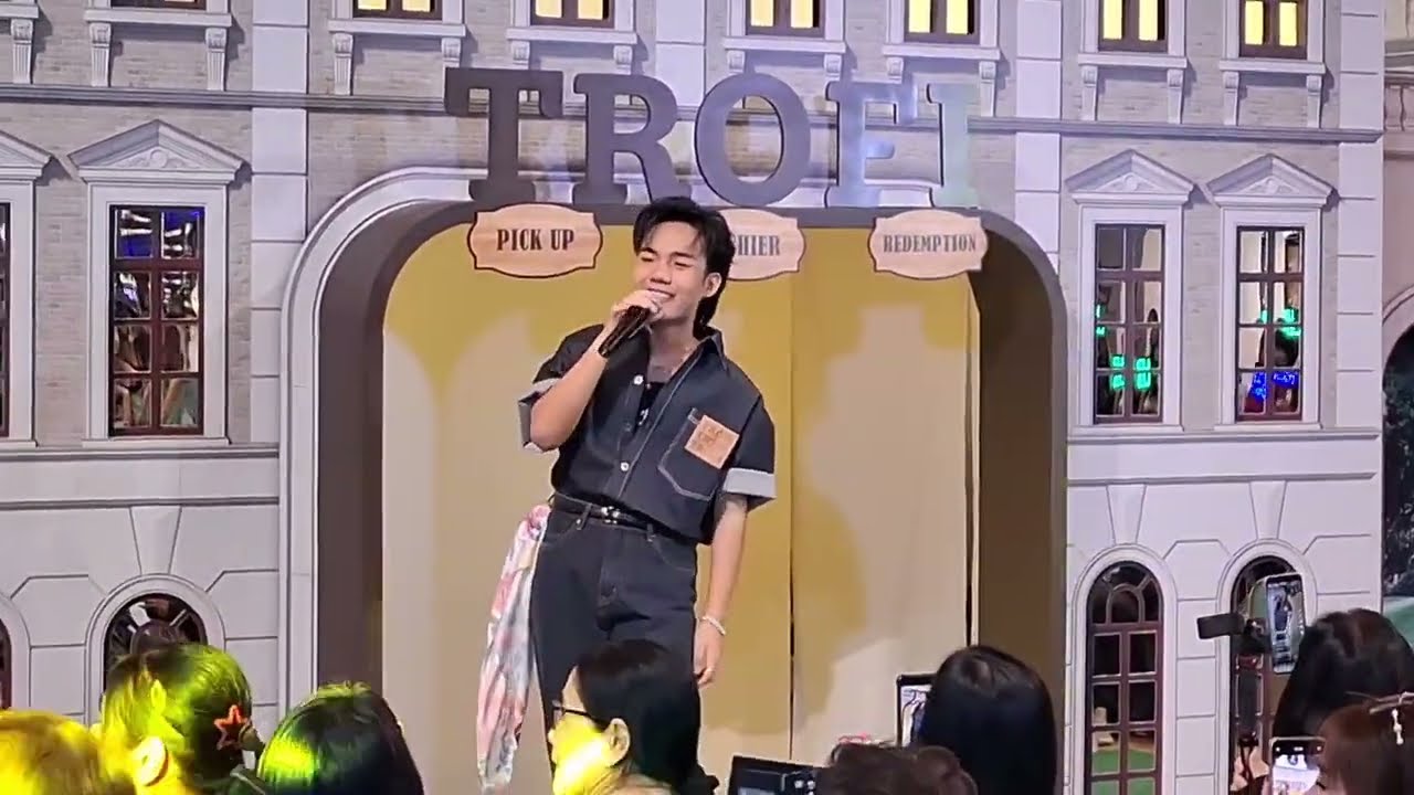 รอเป็นคนถัดไป&แก้บน - น้องลีโอ อธิป | งาน TROFI SUMMER 2026 | TROFI X LEO@Siam Center - 11.02.2569