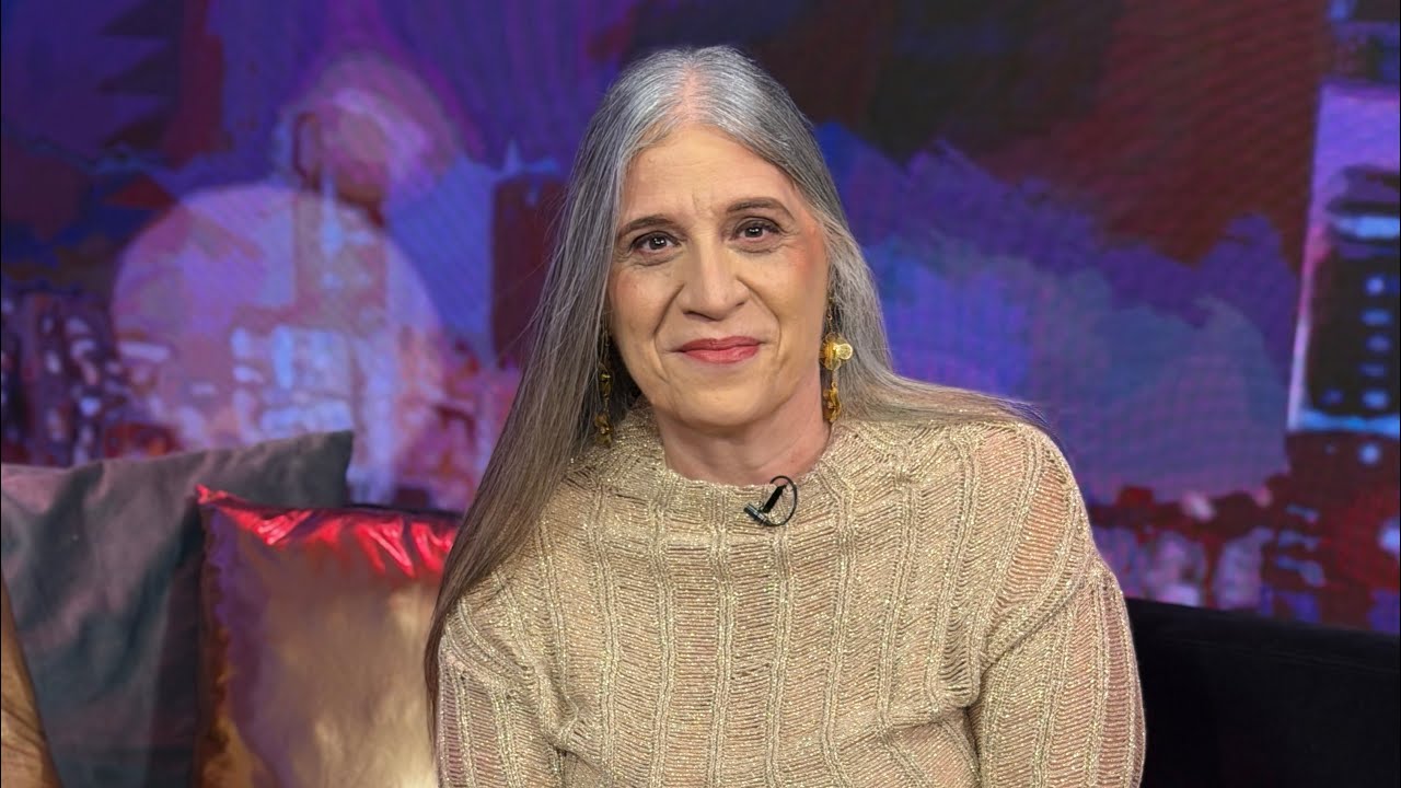 Carmela Longo con los MEJORES CHISMES de la farándula de la semana.