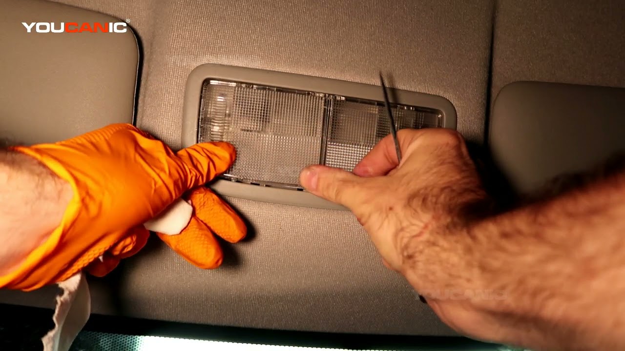 2007-2013 Honda Fit Dome Light Bulb Replacement