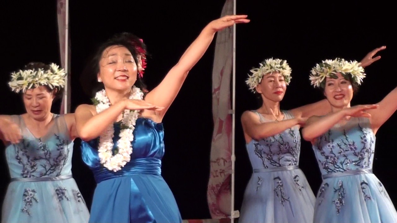 Lovely Hula Hands (Hula: Korean Hula Dance) at Twuriba Park, Miyakojima, Japan