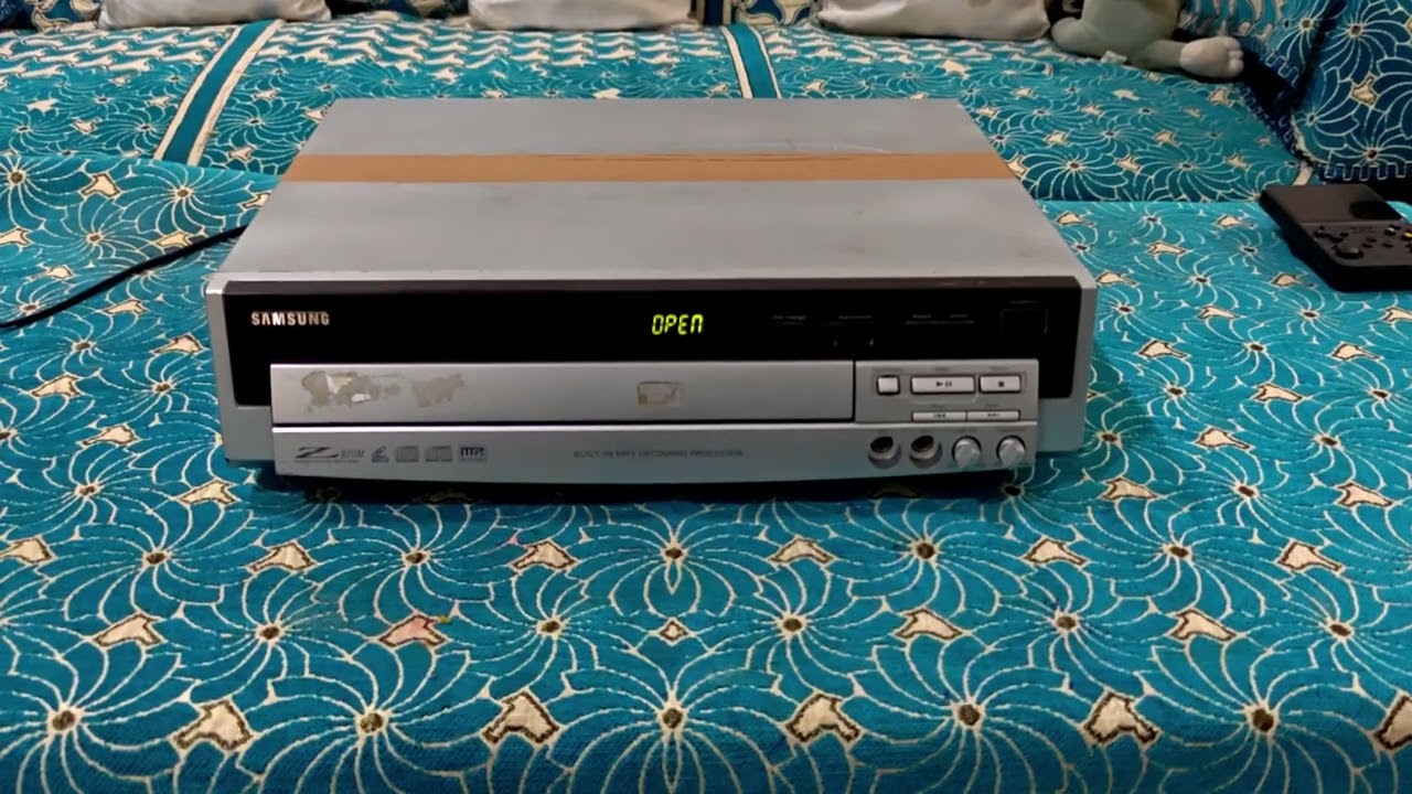 👉 SOLD 👈 Samsung Z810M CD player for Sale.  NOT CHECKED