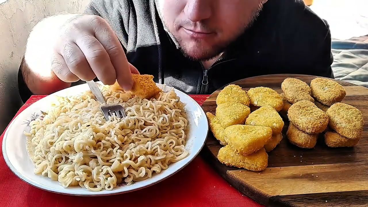 ASMR НУДЛИ | ПИЛЕШКИ ХАПКИ | ПАНИРАНИ СИРЕНЦА 
