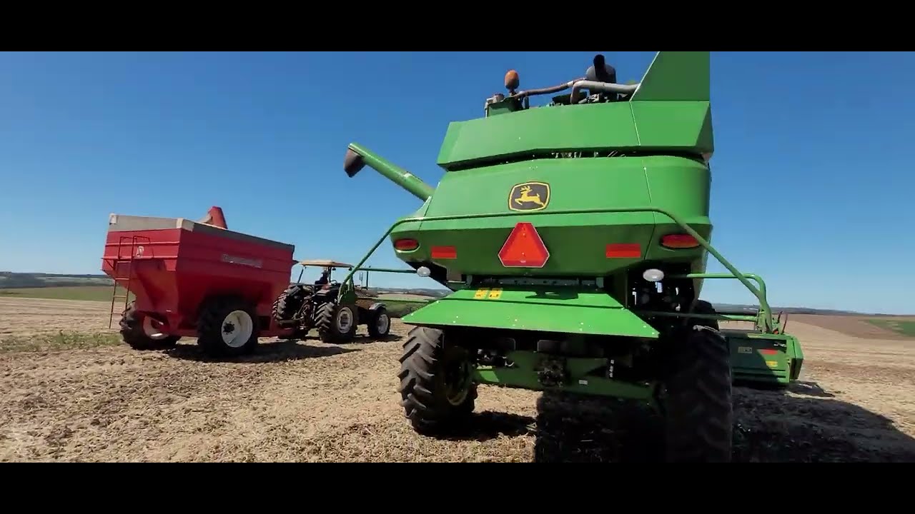 Colhendo SOJA com JD s430, soja seca.