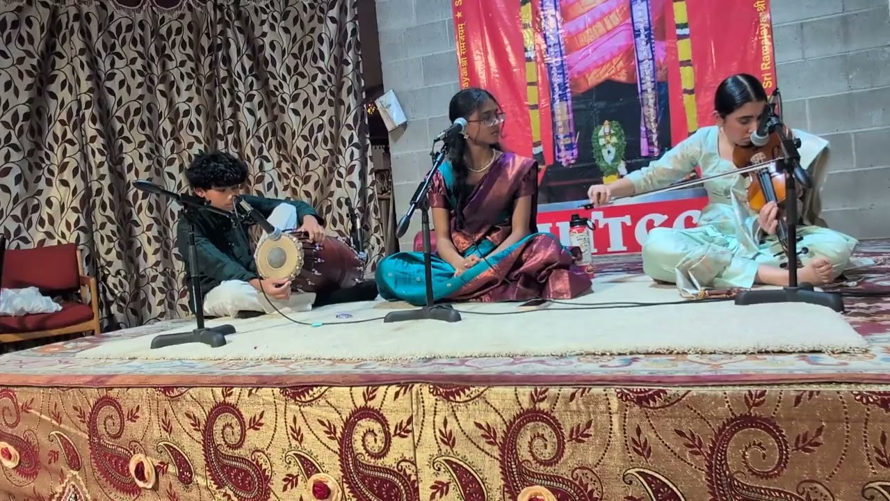 Aditi accompanying Nivedha for Ninne nera namminanura in ragam Pathuvarali