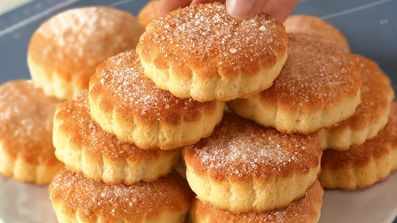 Вкуснейшие ТВОРОЖНЫЕ КОРЖИКИ! Нежные, мягкие и рассыпчатые! Простой рецепт печенья к чаю!