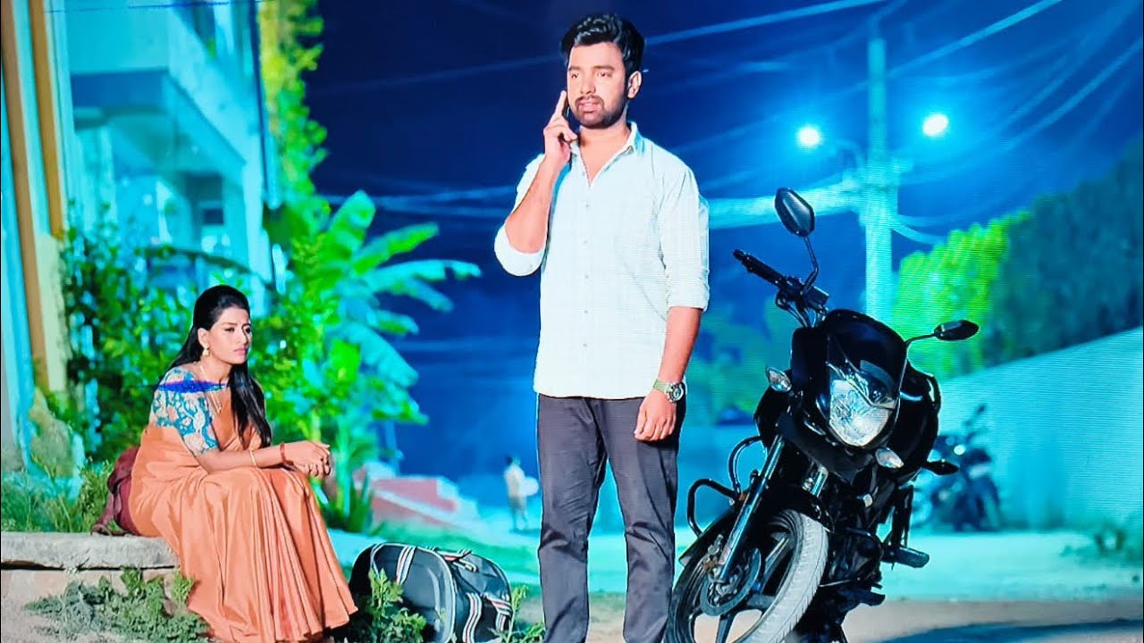 అర్ధరాత్రి వేళ భార్యని నడిరోడ్డు మీద కూర్చోబెట్టి ఇల్లు కోసం వెతుకుతున్న సాగర్