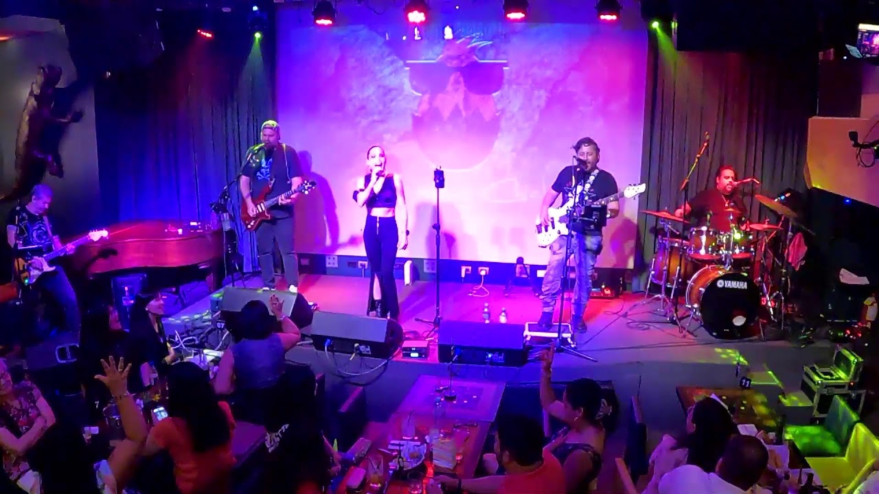 Screaming Chicks Feat. Mirana presenta: Fiesta 80’s Retro