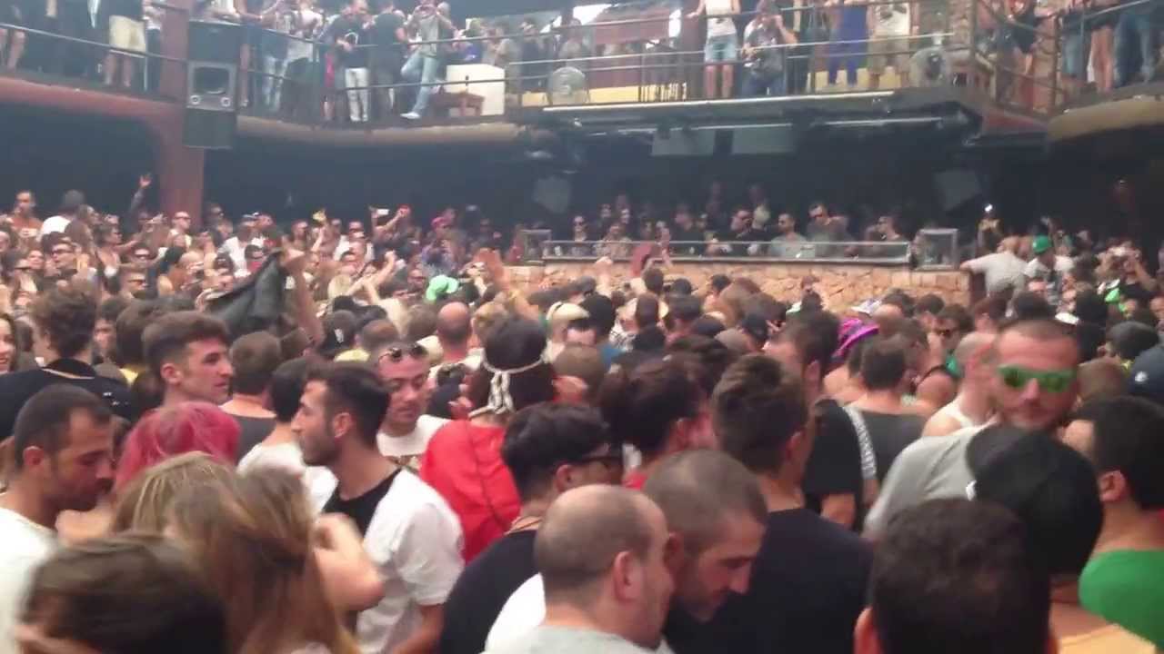 Maceo Plex plays 20Hz - Capricorn @ El Cierre (Amnesia, Ibiza) 06.10.2013 part 2