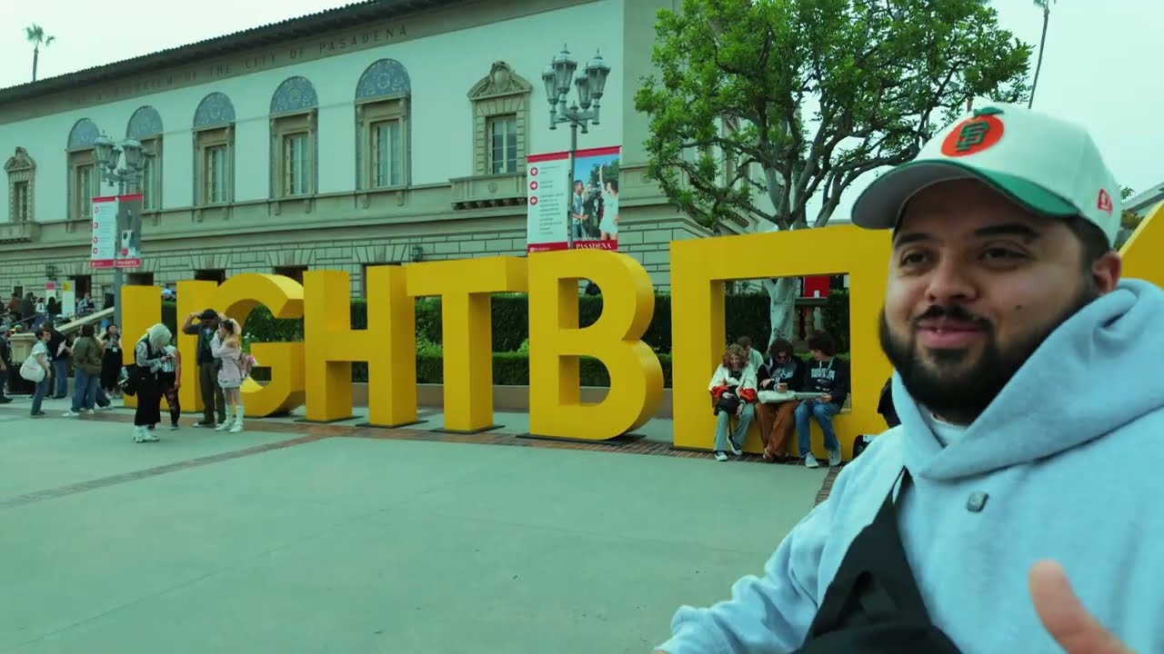 Я снял свой видеоблог &laquo;Свой день на Lightbox Expo 2025&raquo; 🌎 Стенд &laquo;Синица&raquo; | Отзывы о портфолио ани...
