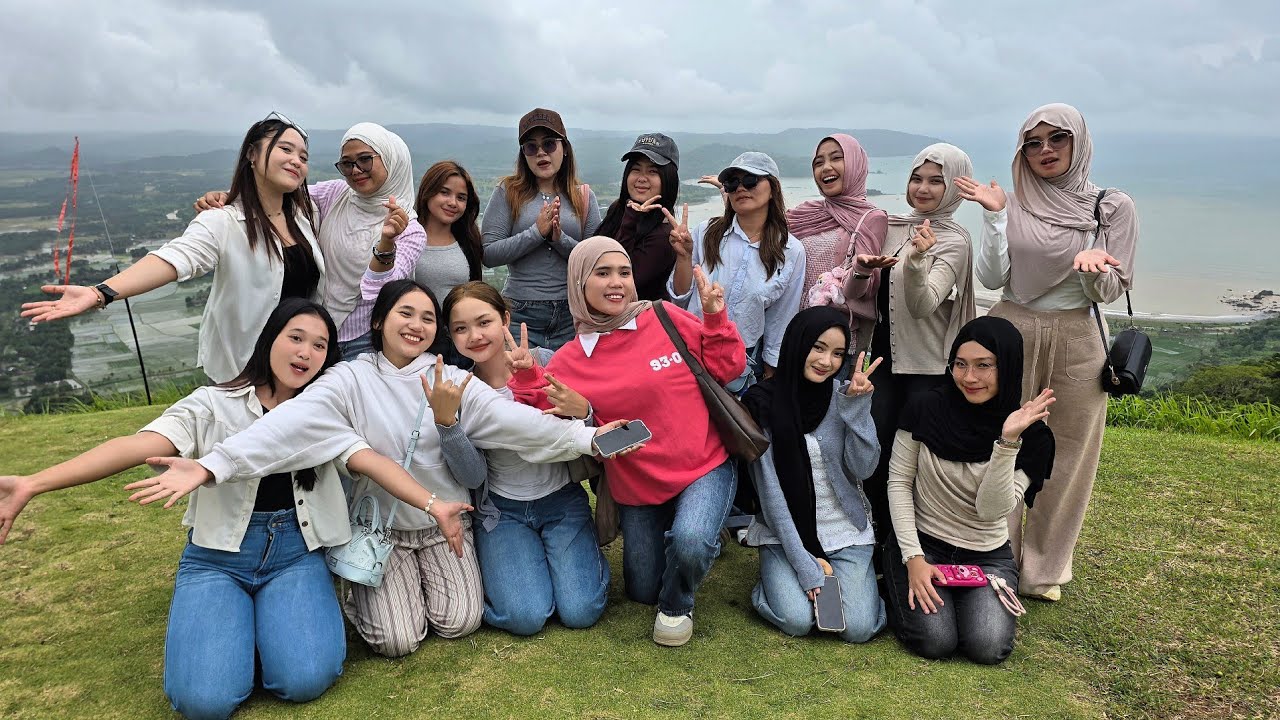 WOOW...🤩‼️NGABUBURIT BARENG GADIS DAN JANDA DESA KE PANTAI GEOPARK CILETUH