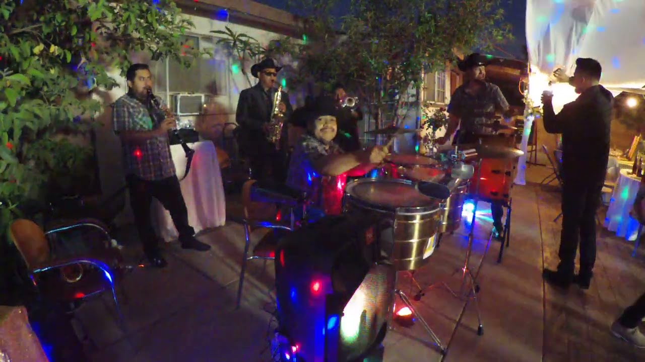 Popurri de Cumbias Rapidas - Tamborazo Los Compas de Cuco 📞 858-401-6209 (Fontana, California)