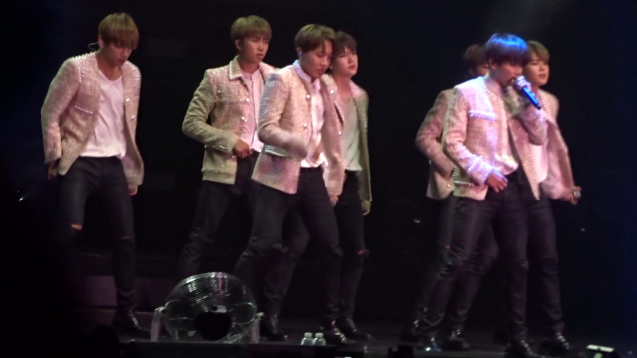 170513 BTS The Wings Tour in Hong Kong - Boy Meets Evil, Blood Sweat & Tears (Fancam)