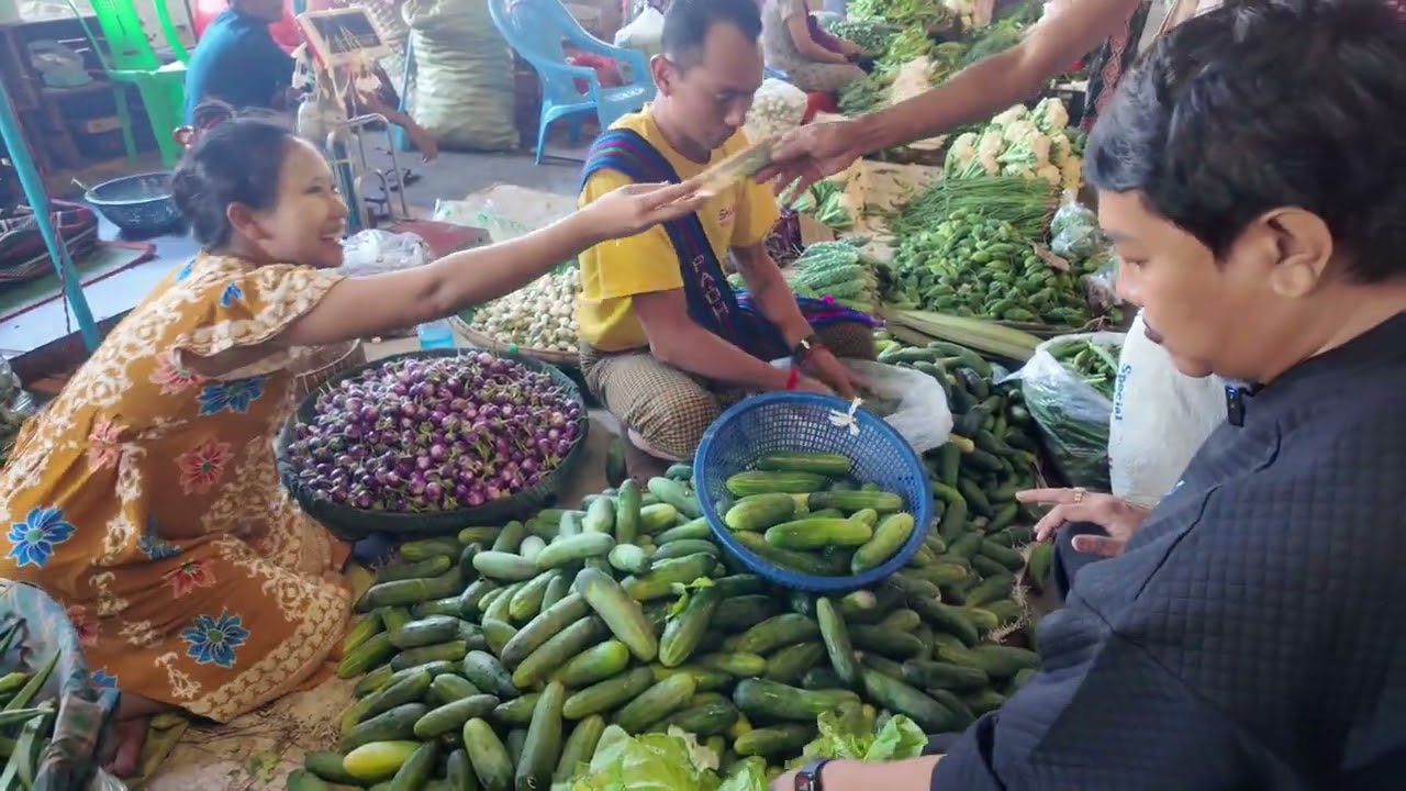 သက်မွန်မြင့် ပြုတ်စား တဲ့အသီး ဒညင်းကုန်းစျေး မှာ သွားဝယ်မယ်…….