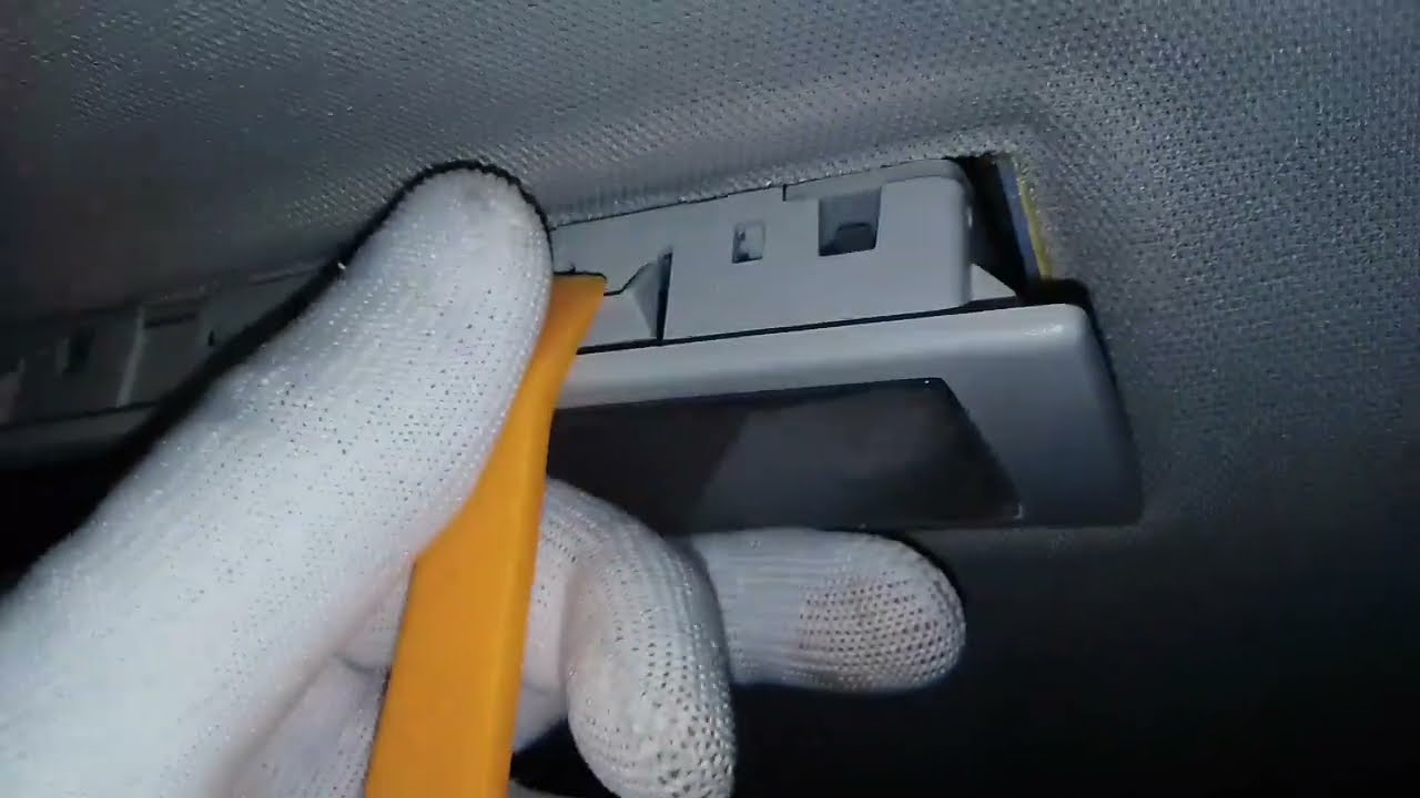 Troca da Lâmpada de leitura traseira do Jetta MK6