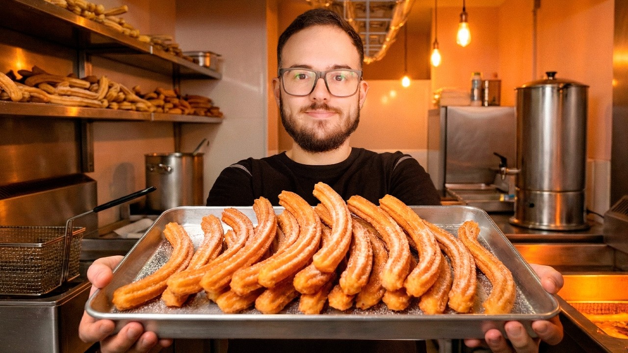 👨‍🍳 Trabajé en la churrería más única de Sevilla | Un día como CHURRERO