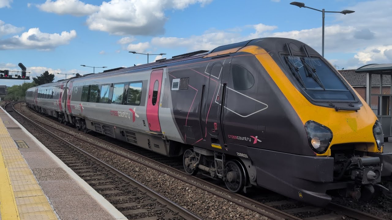 CrossCountry Class 220023 arriving at Newton Abbot 04/05/2025 