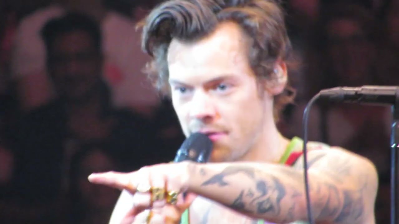 Harry Styles - Reading Signs & Cinema - Chicago Residency Night Three