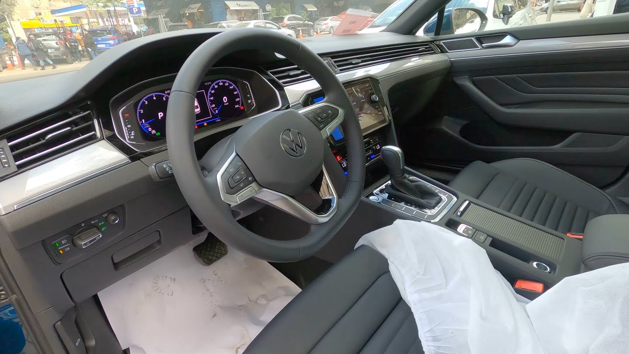 Volkswagen Passat 2021 Comfortline синего цвета экстерьера и интерьера обзор