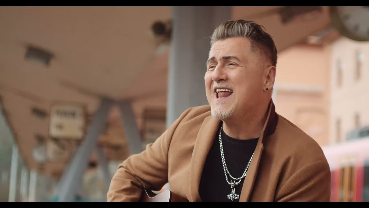 Božidar Wolfand Wolf - Prihajam domov (Official Music Video) 2022