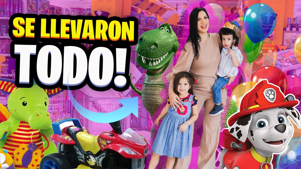 COMPRANDO TODO LO QUE TOCAN MIS HIJOS  EN UNA JUGUETERÍA 😱 (SALIO MAL!)