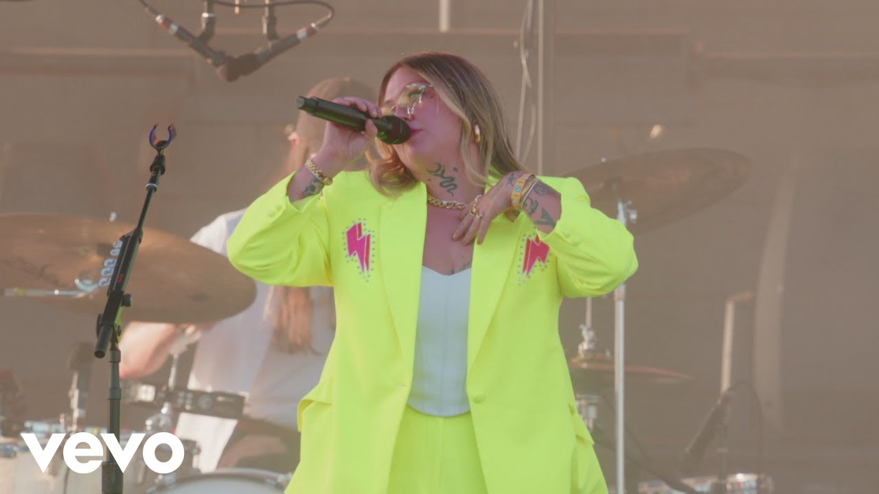 Elle King - Ex's & Oh's (Live from Stagecoach)
