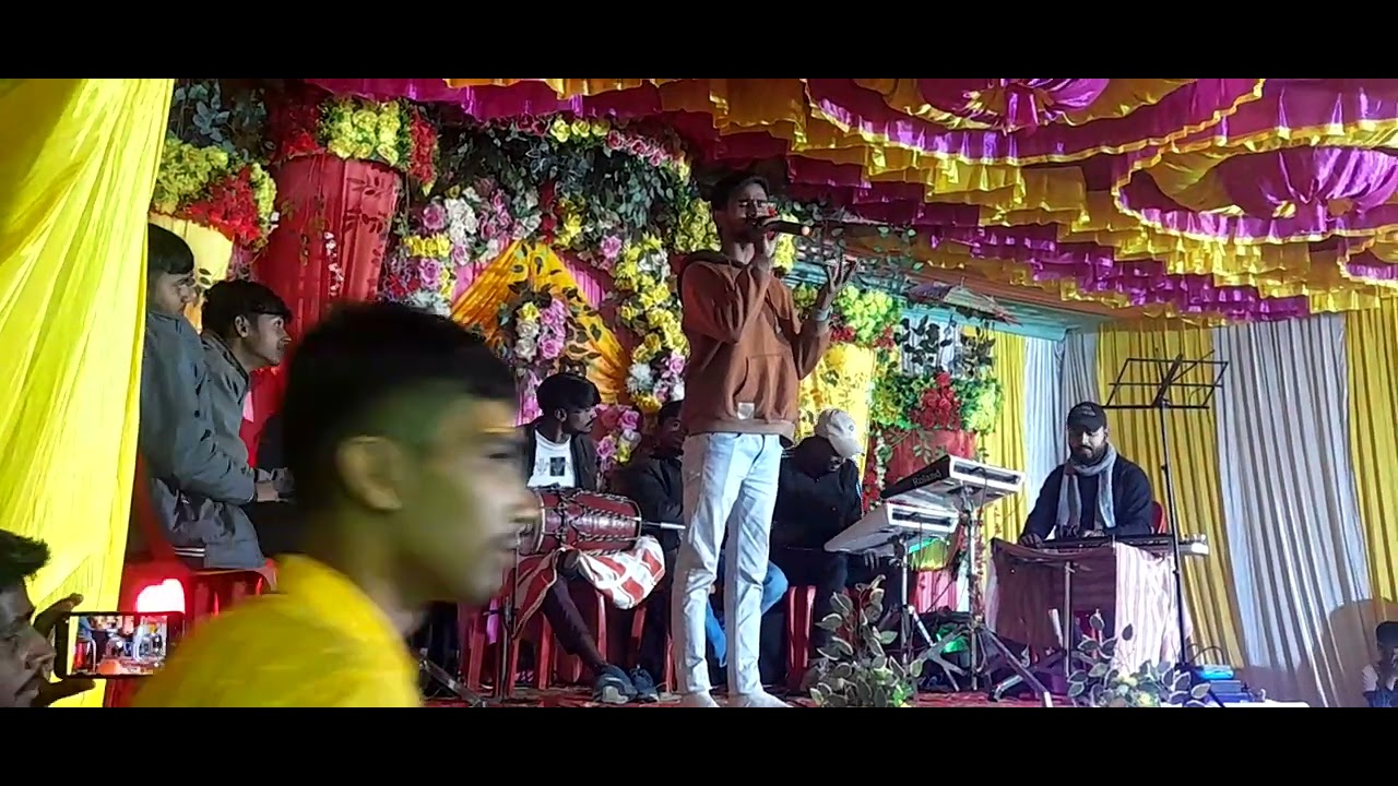 Aaj ham sab mahthi me hai