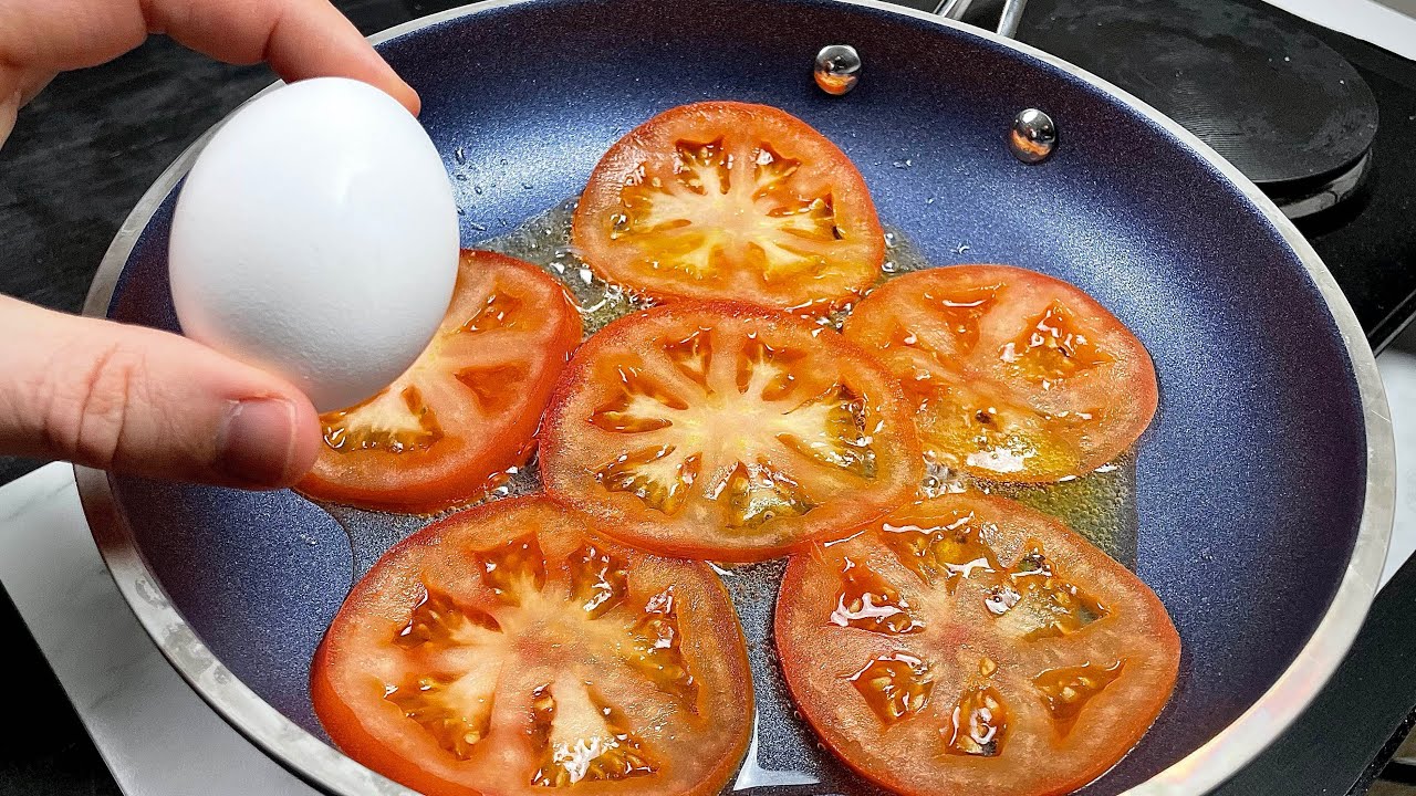 Do you have a tomato and eggs? Inexpensive quick breakfast recipe