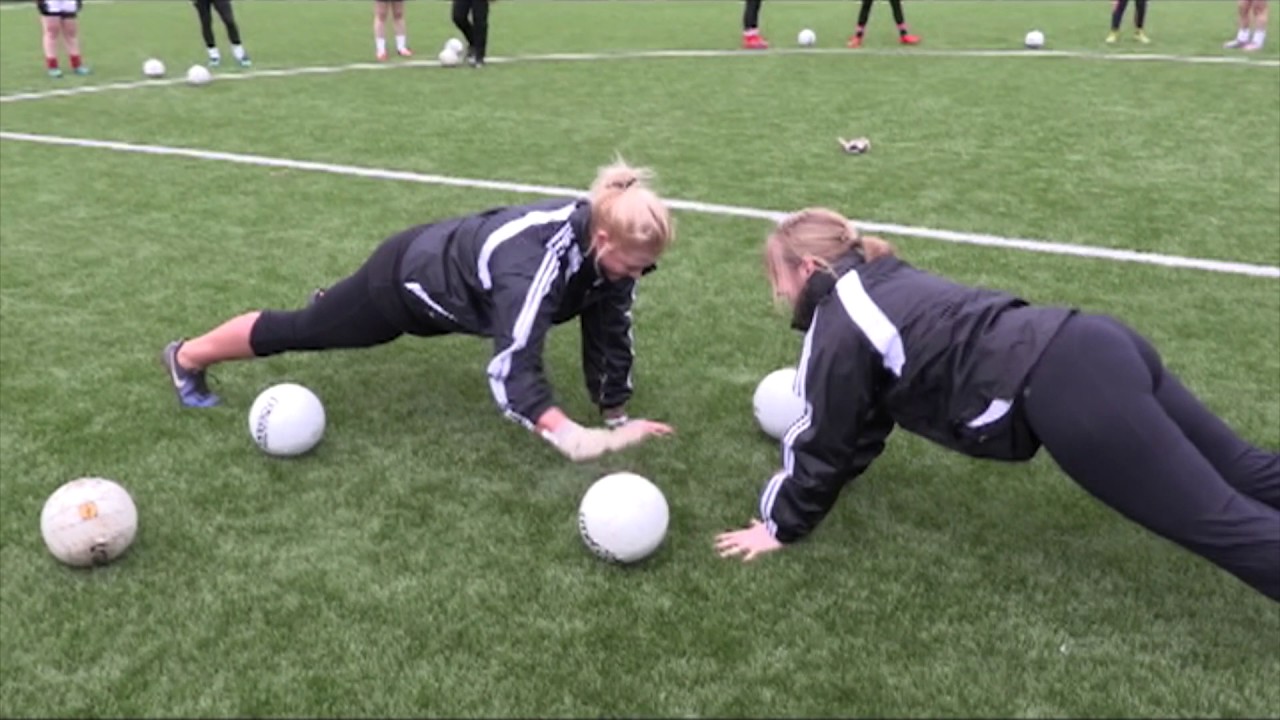 The LGFA Goalkeeper   Group Warm Up