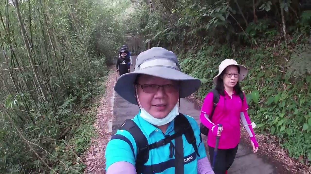 十字路 得恩亞納(台灣合掌村) 多林火車站搭阿里山小火車 老麵大麵包 野生愛玉