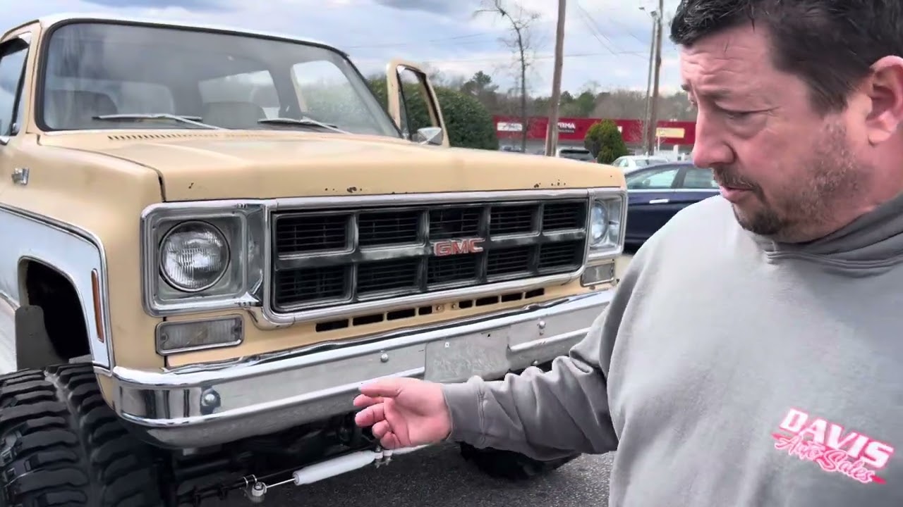 CUSTOM SQUAREBODY GMC JIMMY K5 BLAZER LIFTED AND FOR SALE