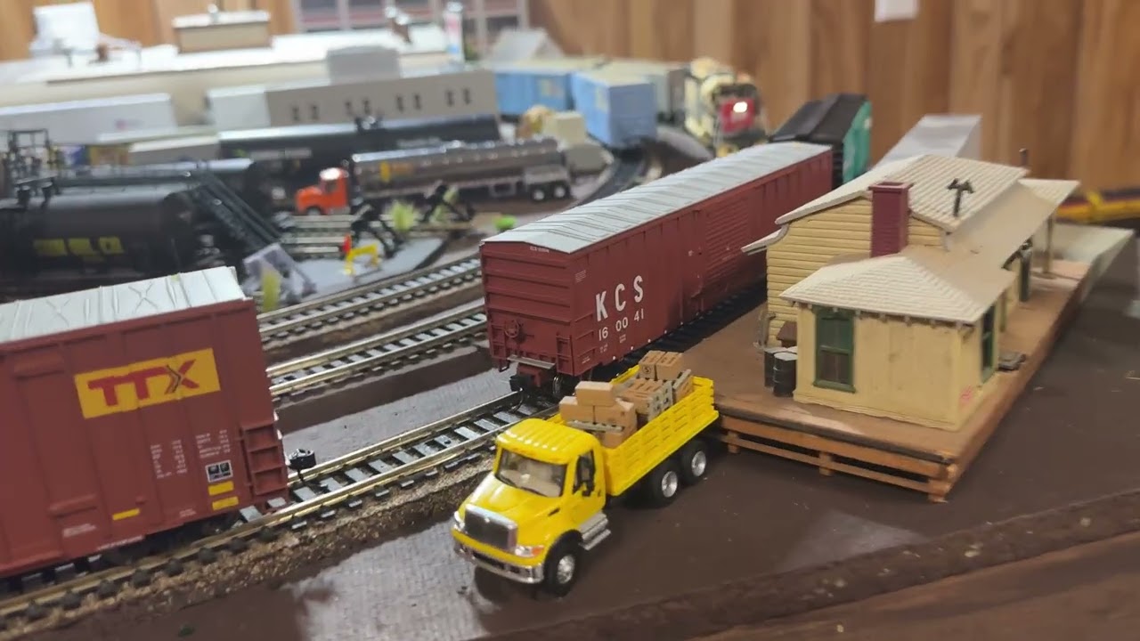 Update on my #hoscale #modelrailroad Changed it up to 1 main line and lots of switching. 