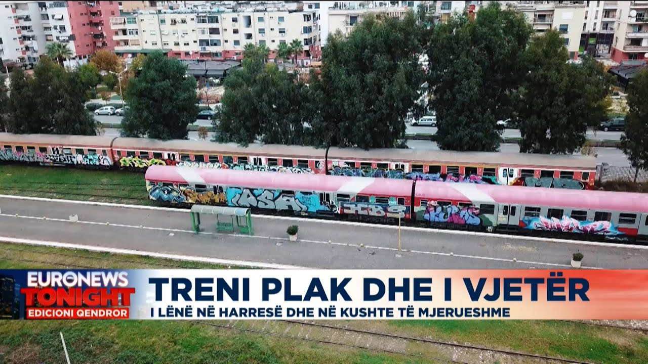 Treni plak dhe i vjetër, i lënë në harresë dhe në kushte të mjerueshme