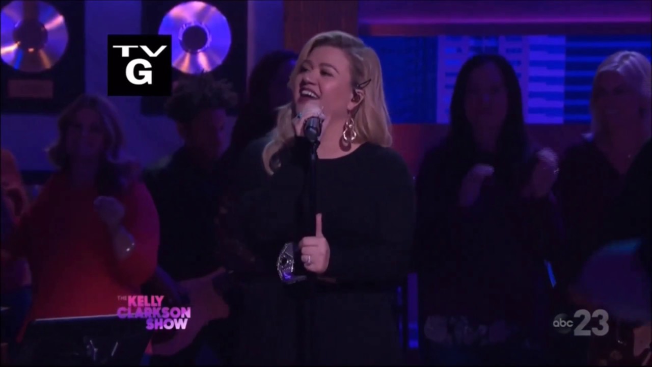 Kelly Clarkson sings 