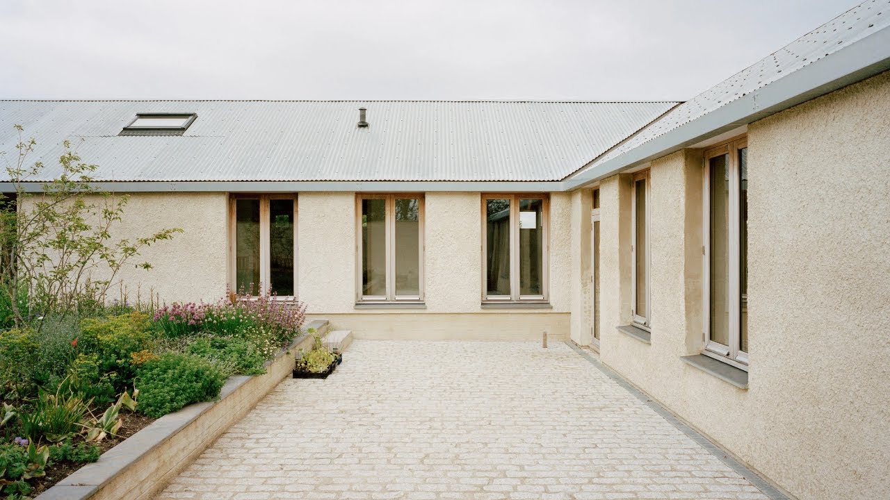 Architecture: Refined Rurality in the Farmworkers House by Hugh Strange Architects