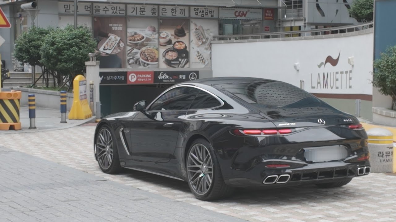 세뇨리따 보니따 (Mercedes AMG GT 55 4M+)
