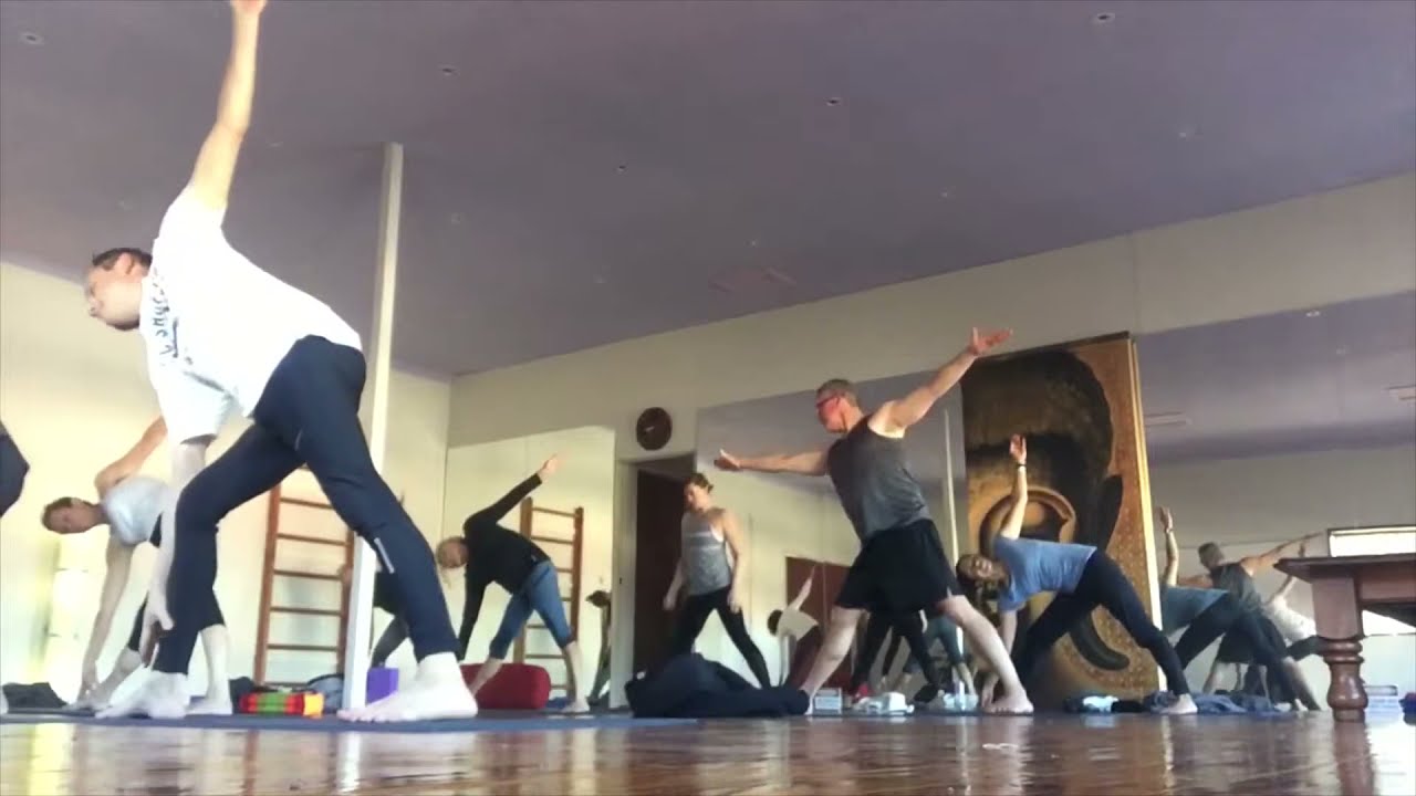 DelapanYoga 