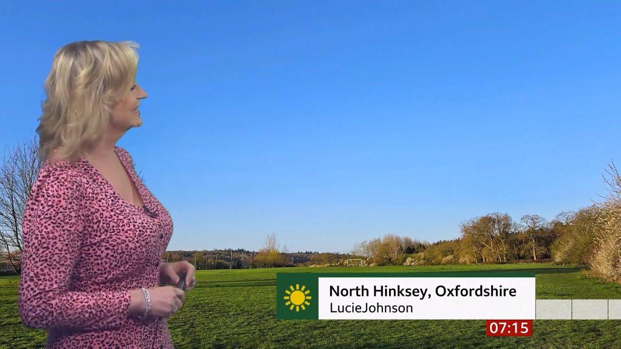 Weather images of the day - Calmer winds, Aintree, light banter (UK) - BBC - 13/04/2023 (a)