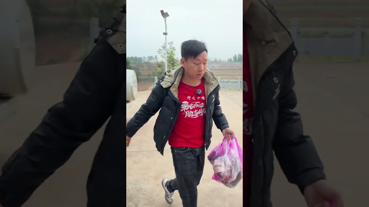 哥哥说他想吃碎肉粉了，早上起来去街上买了点新鲜猪肉，今天做的这个碎肉粉你们感觉怎么样？#美食制作分享 #原创视频 #追寻儿时的味道 #乡村美食 #家乡特色 @雁城阿辉(哥哥) @雁城阿辉老表 @雁城