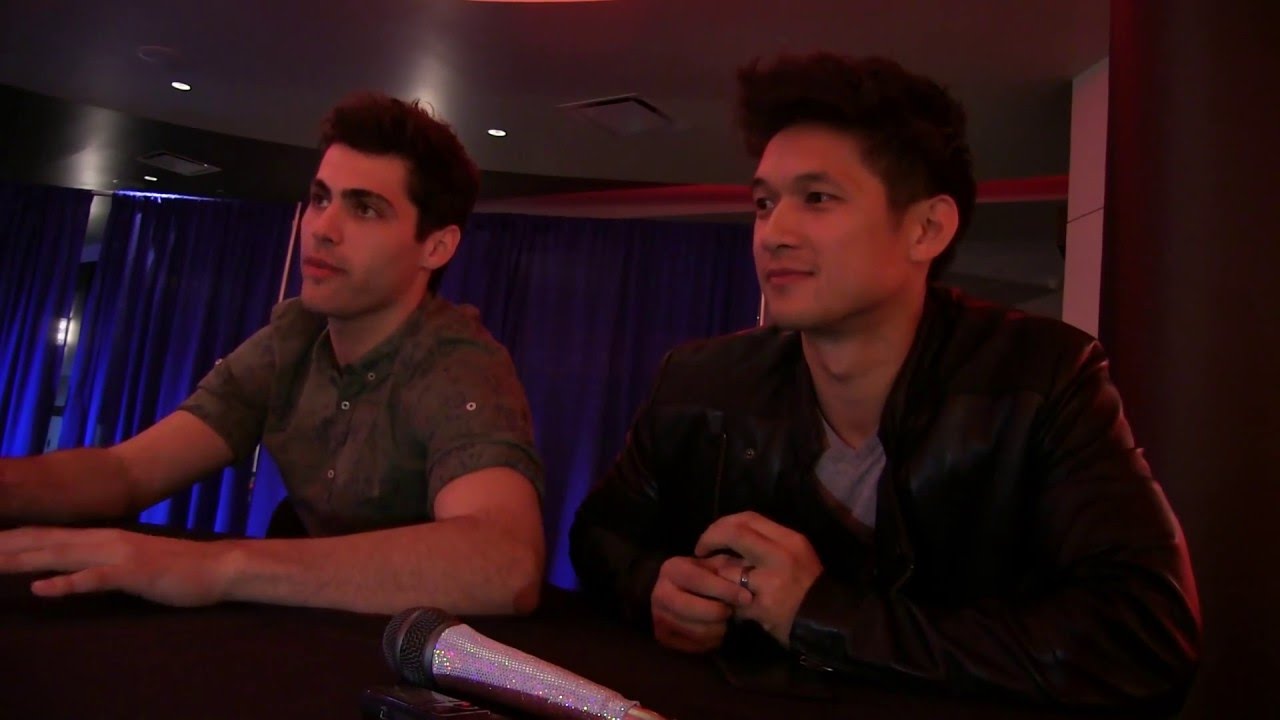 Matthew Daddario and Harry Shum interview about Shadowhunters at Wondercon