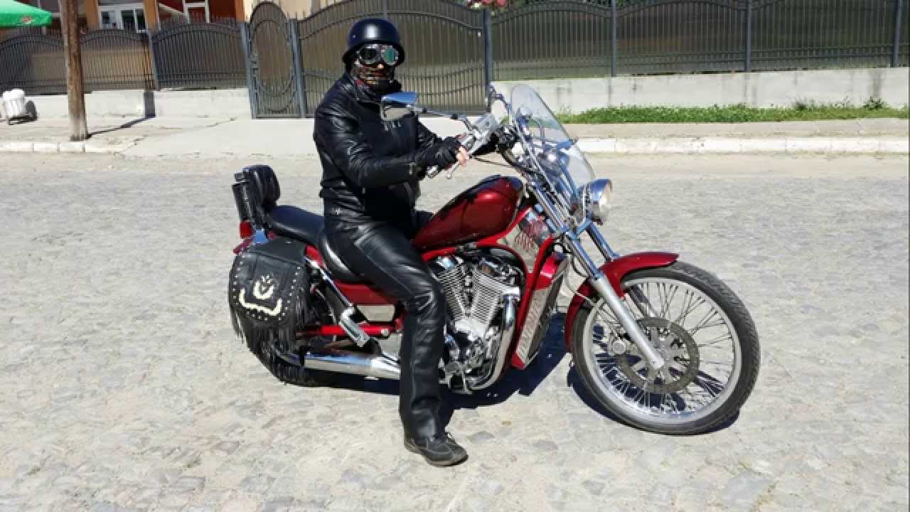 Suzuki Intruder VS800