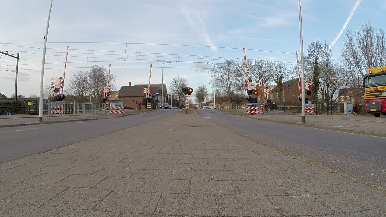 Busy Rail Crossing - Eindhoven, Oud Tongelre