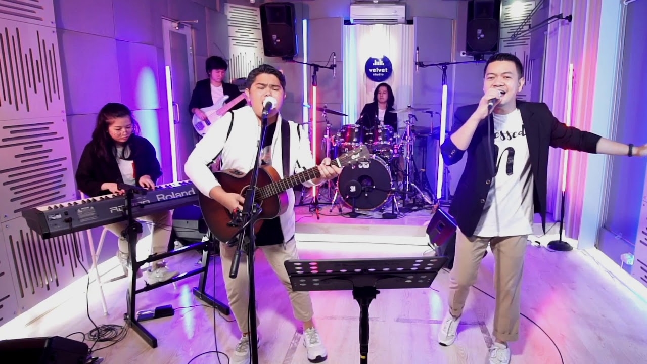 DI TENGAH OMBAK (Reggae Version) Live Recording