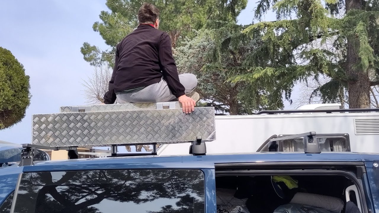 Neuigkeiten am Mikrowohnmobilchen 2.0 (Mini-Camper auf Basis von Vito): Dachbox, Alu-Systemprofil