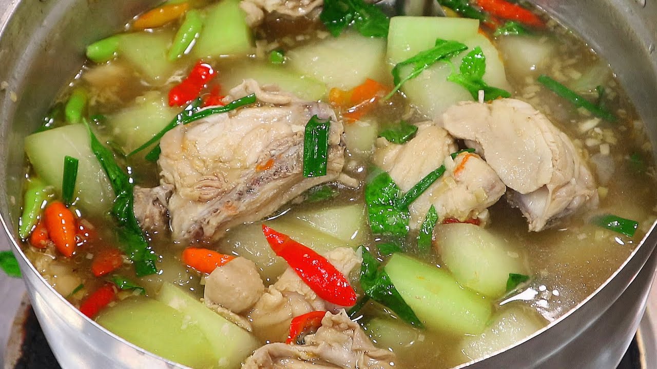 #แกงโครงไก่ใส่ฟัก  โครงไก่ราคาถูกๆนำมาแกงแบบนี้ ก็แซ่บนัว ใส่ผักหอมๆ ซดร้อนๆ แซ่บสุดๆ
